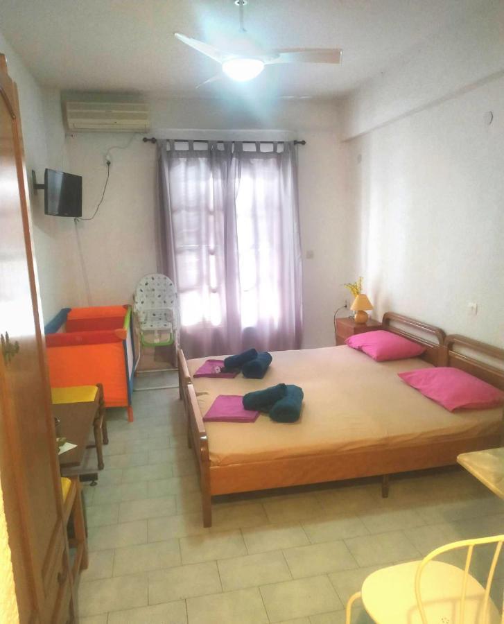 Hotel Agni -Enoikiazomena Diamerizmata Kallithea  Buitenkant foto